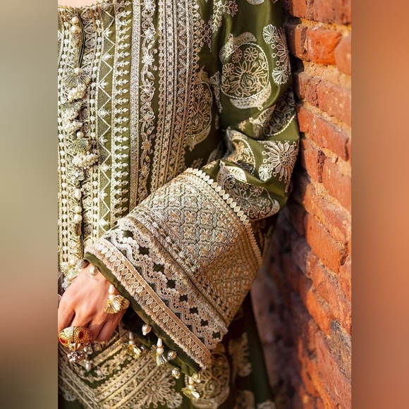 MNR Mohsin Naveed Ranjha Luxury Lawn Authentic Designer Pakistani & Indian - Picture 4 of 4